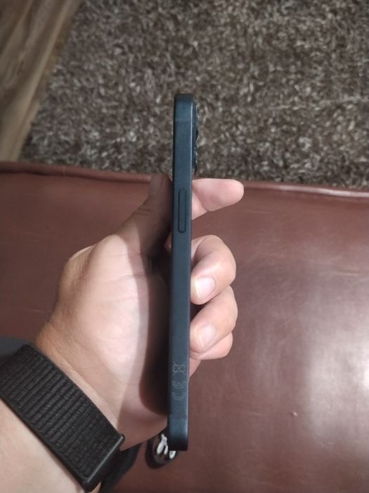 iPhone 13  albastru