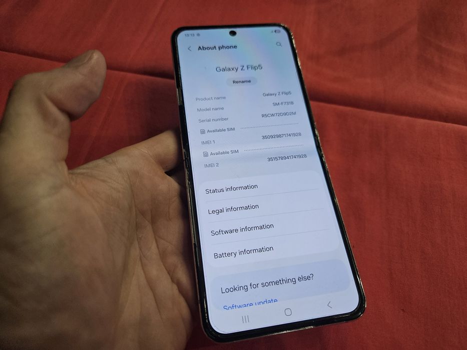 -Samsung Z Flip 5 Purple 256Gb 8Ram semne normale uzura stare perfecta functionare doar telefonul poze reale nici o restrictie nici o interventie/repa