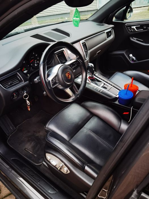 Porsche Macan autoturism
