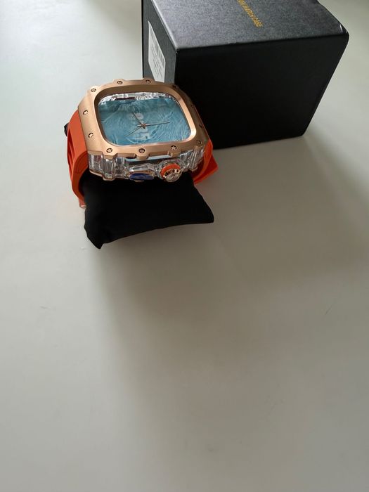 Кейс с каишка за apple watch ultra 49mm чисто нов