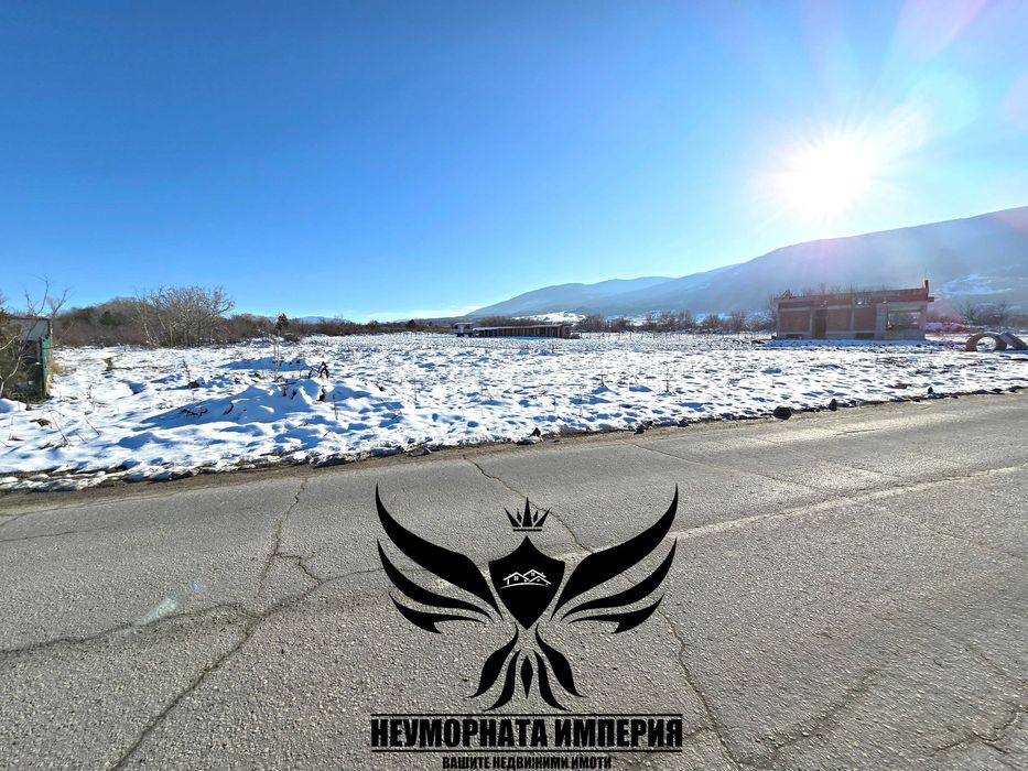 Продавам земя/имот/парцел 1411кв. УПИ в с.Мулдава, първа линия