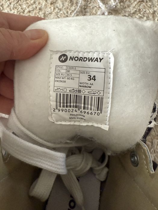 Коньки женские 31 и 34 размер в отличном состояние,