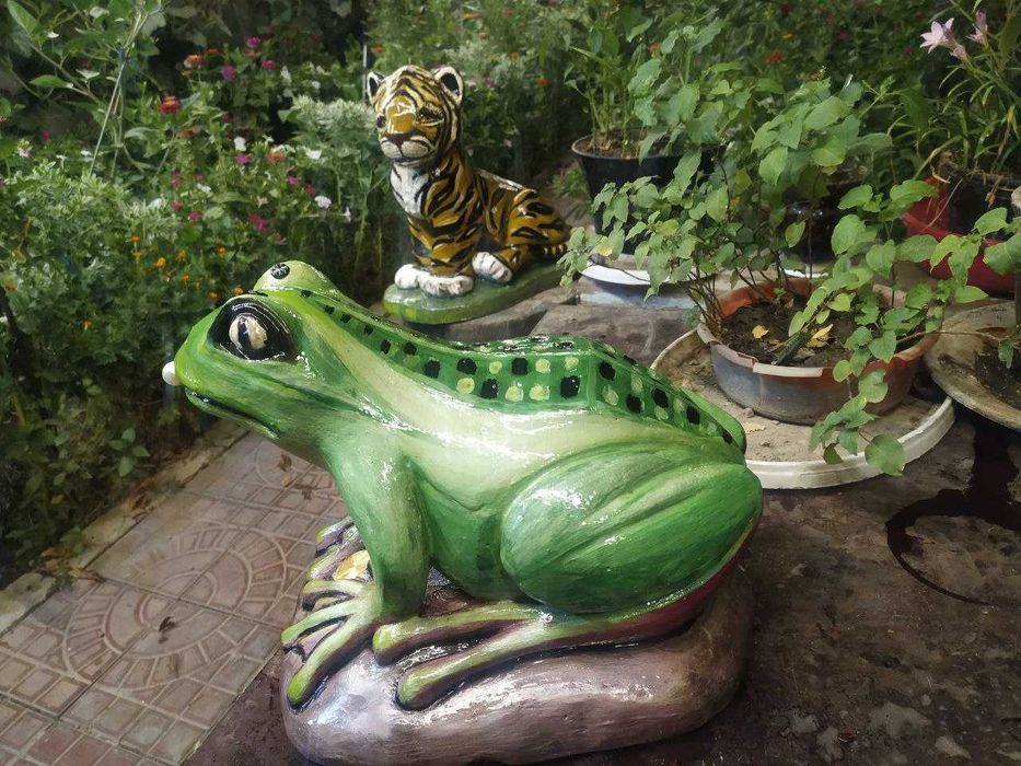 Декоративные украшение для садового участка.