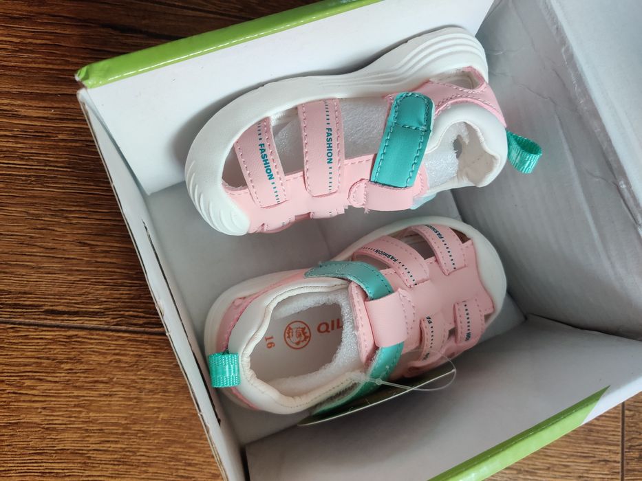 Сандалии для девочки