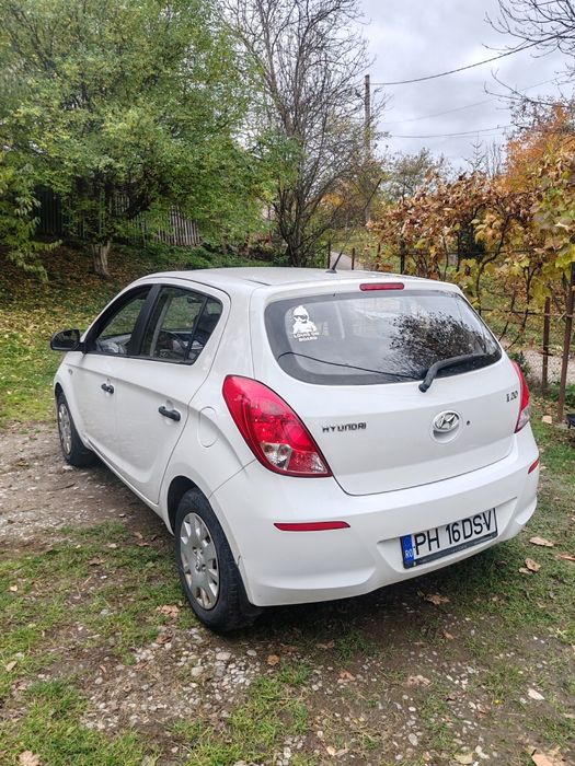 Hyundai i20 sau schimb cu o mașină mai mare