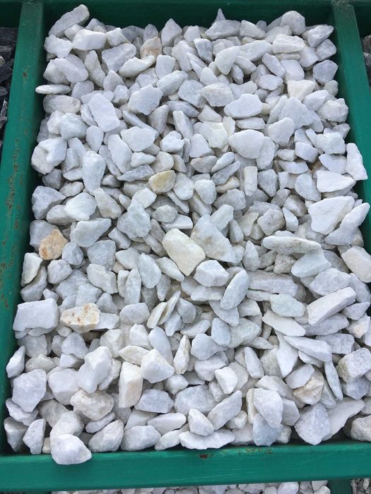 Белая мраморная крошка — склад Алматы | Фракции, мешки, навалом