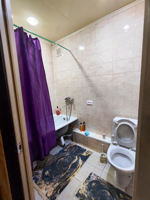 1ая. Чисто. Всё есть!!