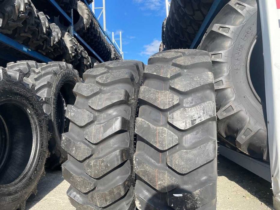 12.5-18 anvelope noi cu 12 pliuri marca CEAT pentru buldo