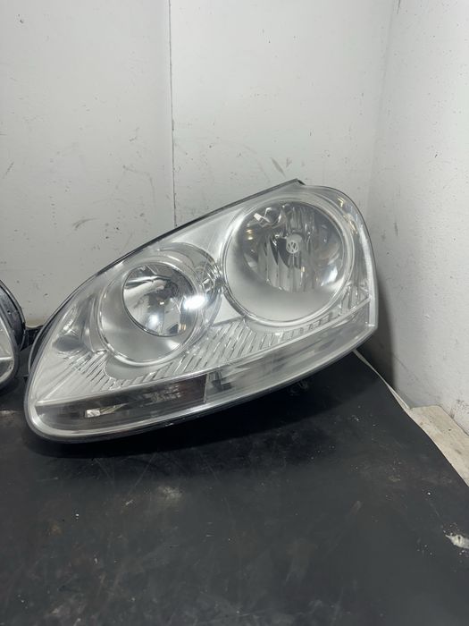 Far stanga far Volkswagen Vw Jetta Golf 5