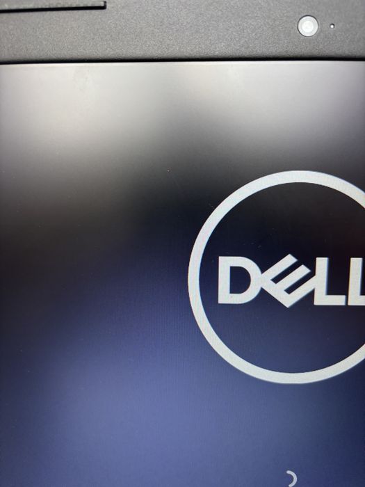 Vând Laptop Dell Inspiron 3580 - ideal pentru elevi/studenți