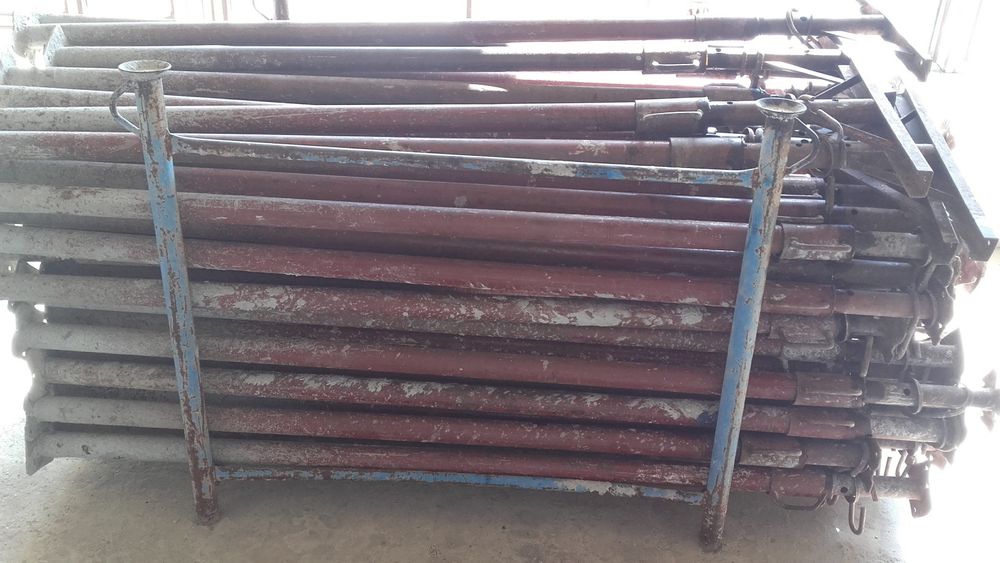 Vând Cofraje tip doka și popici metalici