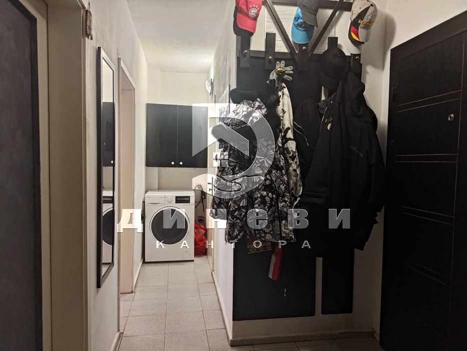 Продава се Четиристаен апартамент в Стара Загора, Център - 91 кв.м за 1208 €/кв.м - Снимка #7