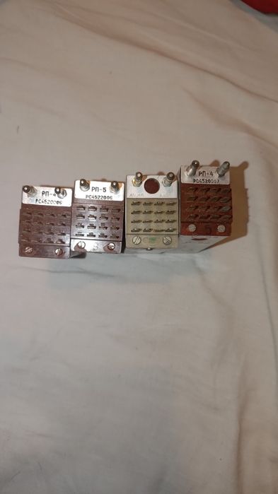 Lot 4 relee polarizate sovietice RP-4 și RP-5 (РП-4 / РП-5) URSS