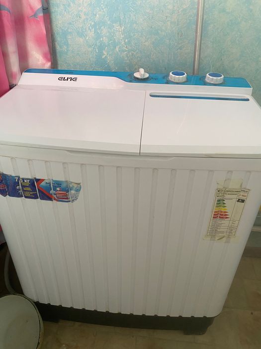 Продаеться стиральная машинка полуавтомат