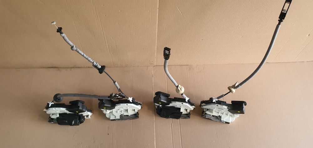 Broasca incuietoare usa fata spate stanga dreapta passat b8
