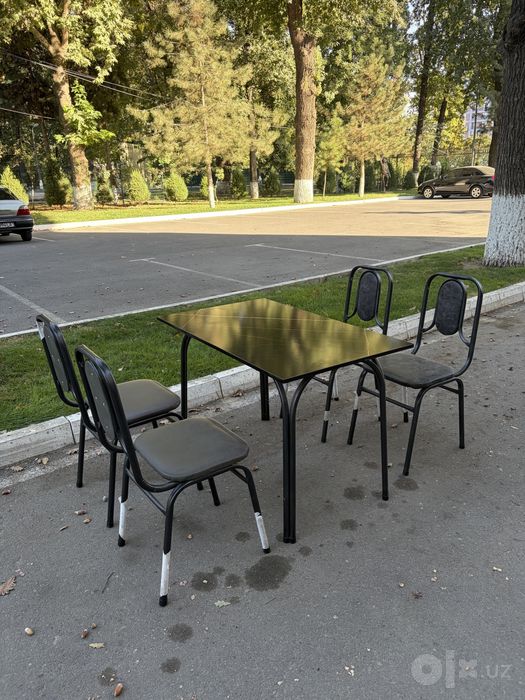 Stol-Stul Kamplekt Stiladi. Holati Alo Holda Saqlangan.. 9 Ta Bor.!