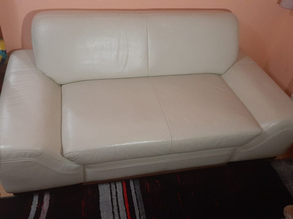 Canapea piele alba