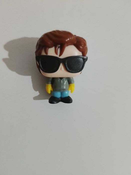 Фигурки очень странные дела