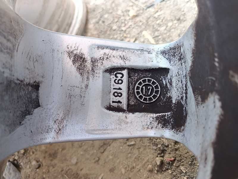 Продам оригинальные легкосплавные диски "Dezent"