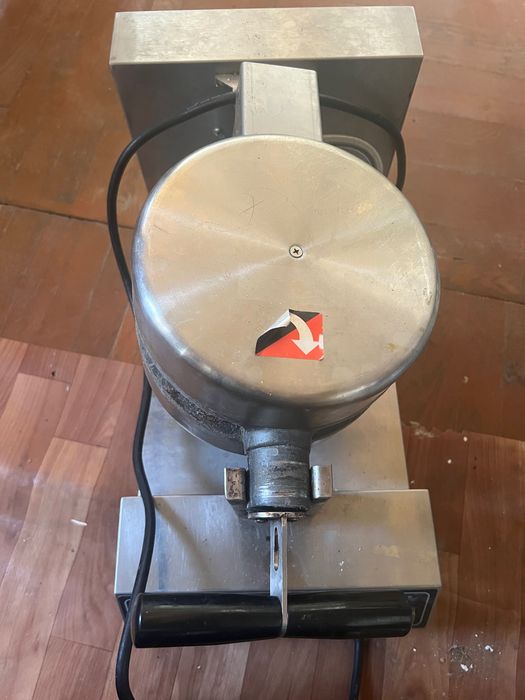 Продам вафельницу