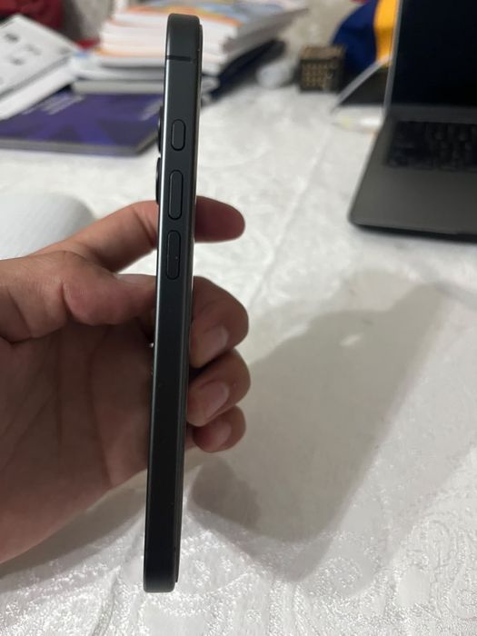 Iphone 17 с оригинал ным чехлом