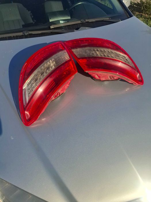 Vând stopuri mercedes c class 2010 cu semnalizare pe led