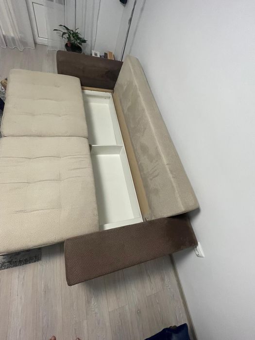 Canapea extensibila cu lada