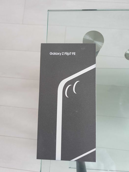 Samsung z flip7 нов