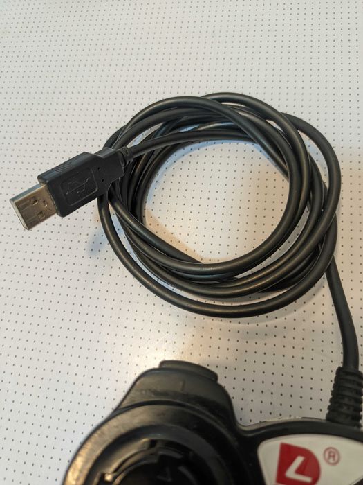 Джойстик, геймпад (на запчасти).