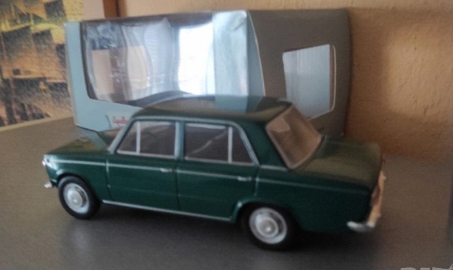 Метален модел Seat 1:24