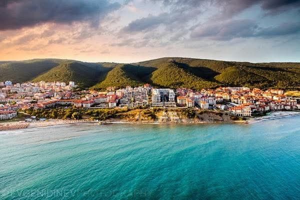 Дава се под наем Двустаен апартамент в Свети Влас - 120 кв.м за 344.25 € - Снимка #13