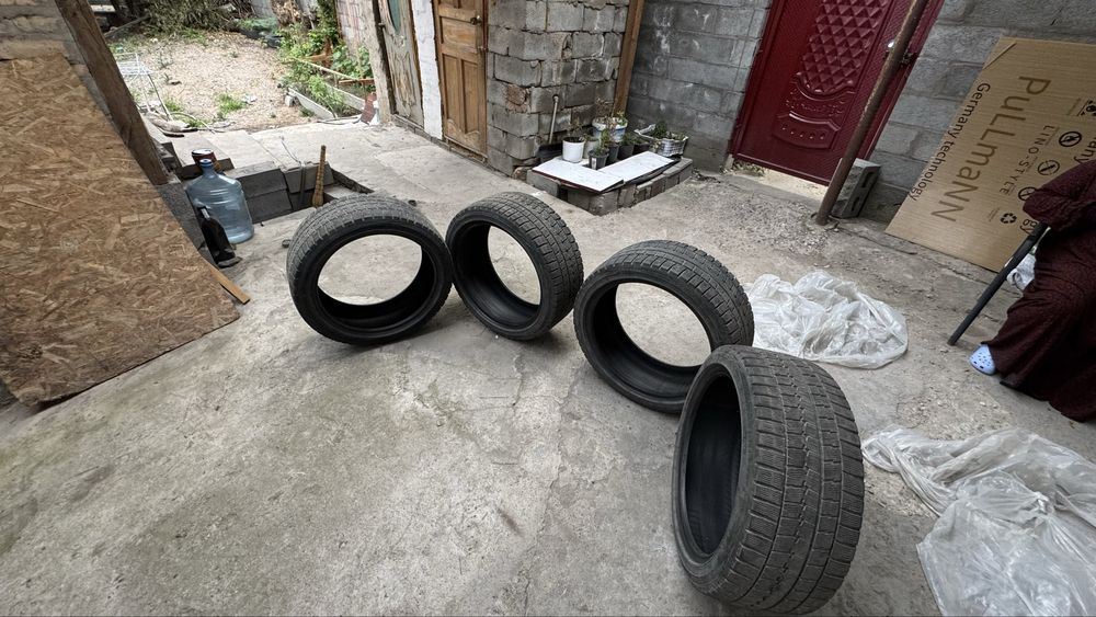 Болоны  DUNLOP 4 пары 245/40RF19