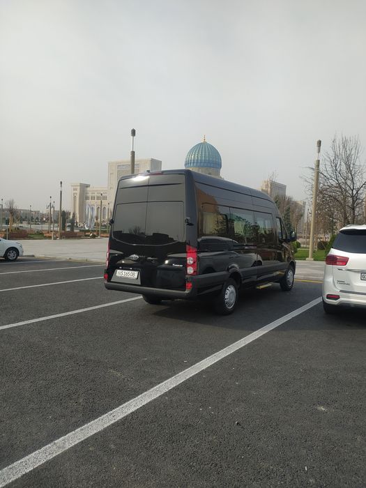 Машина на заказ комфорт 8 и 15 человек по городу по гори загород Чимга