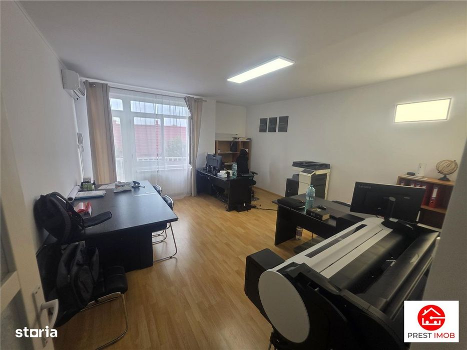 De inchiriat birouri  spatiu comercial de 80 mp semicentral