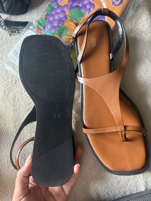 Кожени сандали ZARA