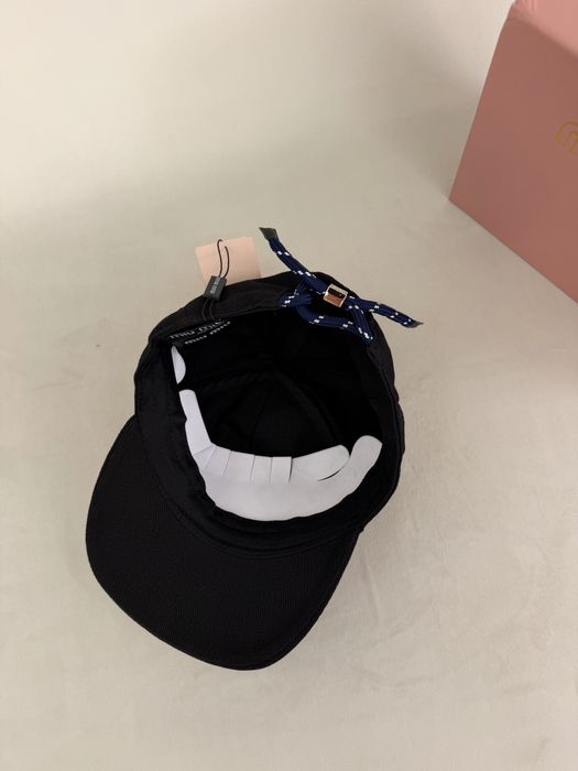 Стилни шапки MiuMiu