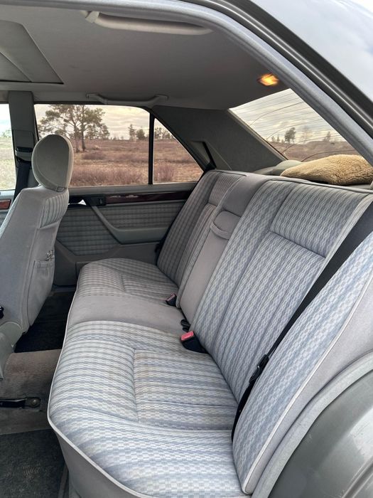 Продам Мерседес Е-260/124 кузов