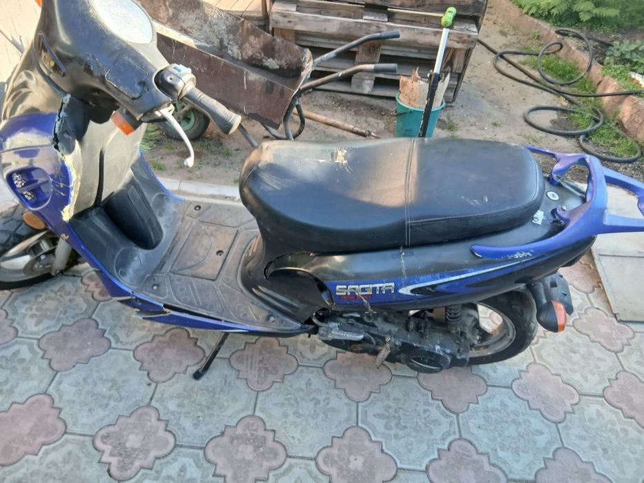 Продам  скутер  80 кубов