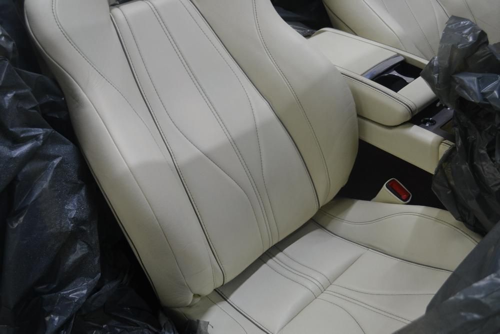 VOPSIRE PIELE NATURALA,Scaune,Vopsit vopsea volan,bej,negru