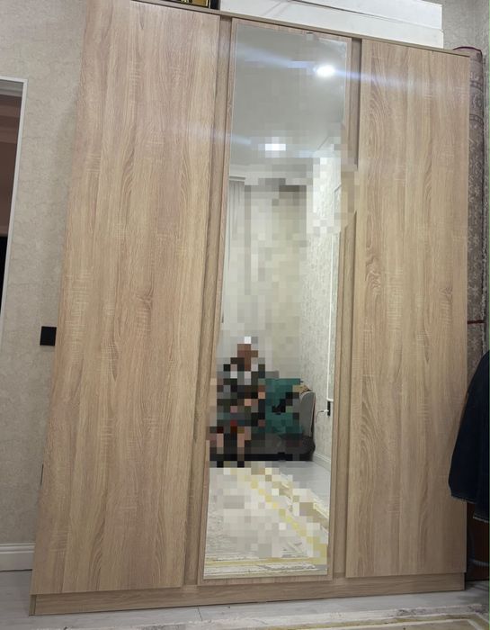 Диван,шкаф,прихошка