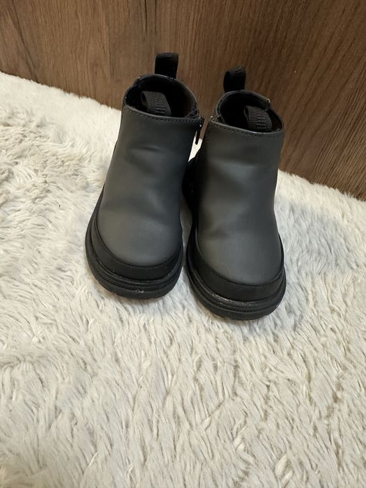 Обувки zara за бебе