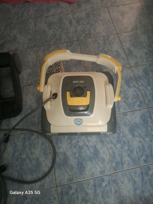 Aspirator piscina MAX 300 Profesional