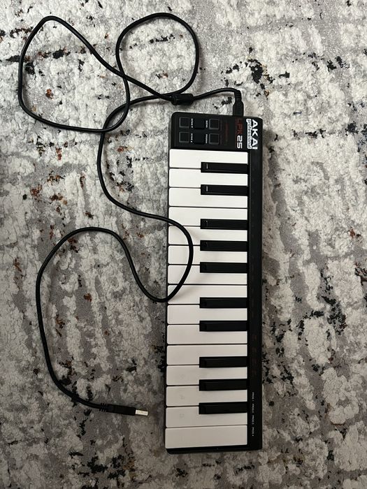 Clape Akai LPK25 cu USB