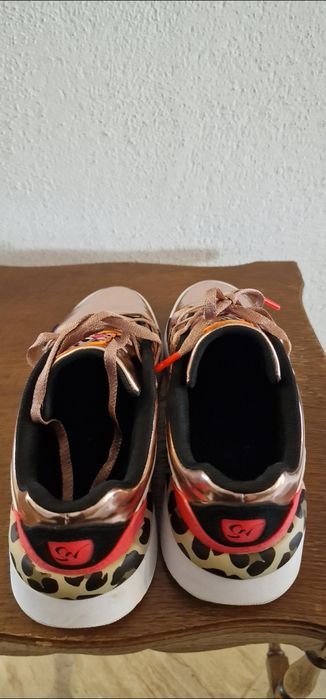 Puma ediție limitata auriu rose 36