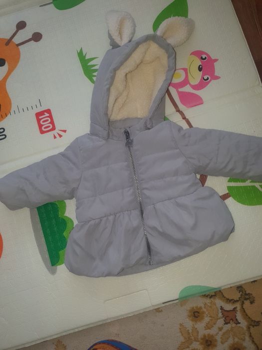 Продам курточку на девочку