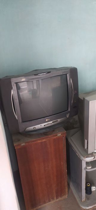 Televizorlar sotiladi