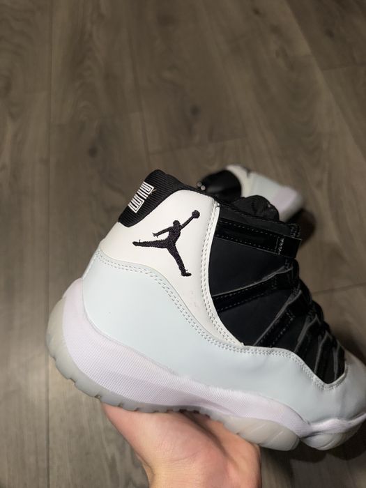 Air Jordan 11