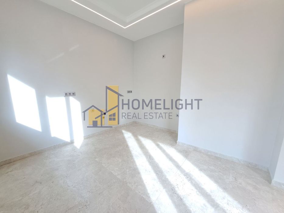 Продава се Тристаен апартамент в София, Център - 88 кв.м за 2782 €/кв.м - Снимка #2