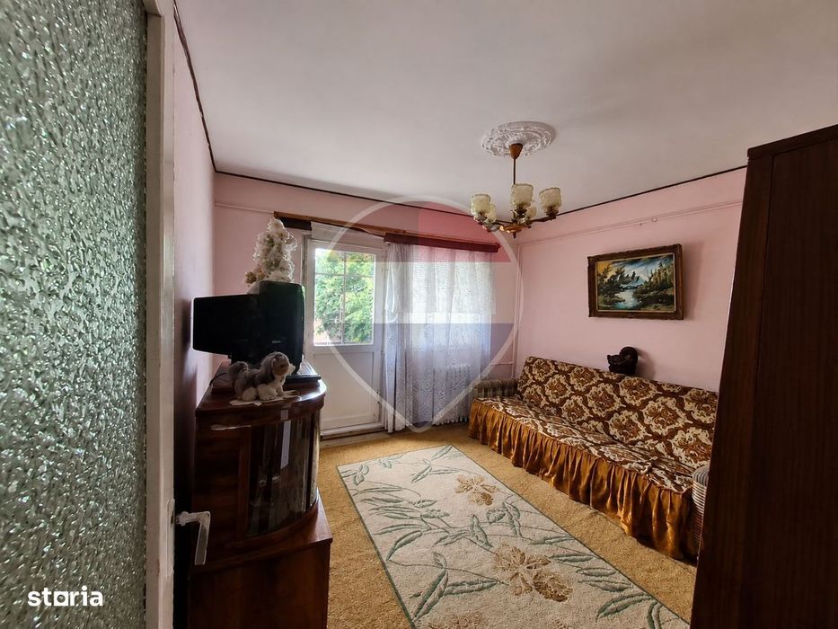 Apartament cu 3 camere de vânzare în zona Pompieri — fotografia 1