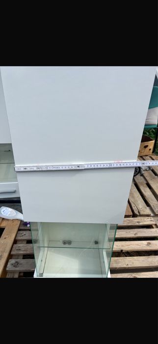 4 bucati dulapuri / stare buna / cu leduri functionabile